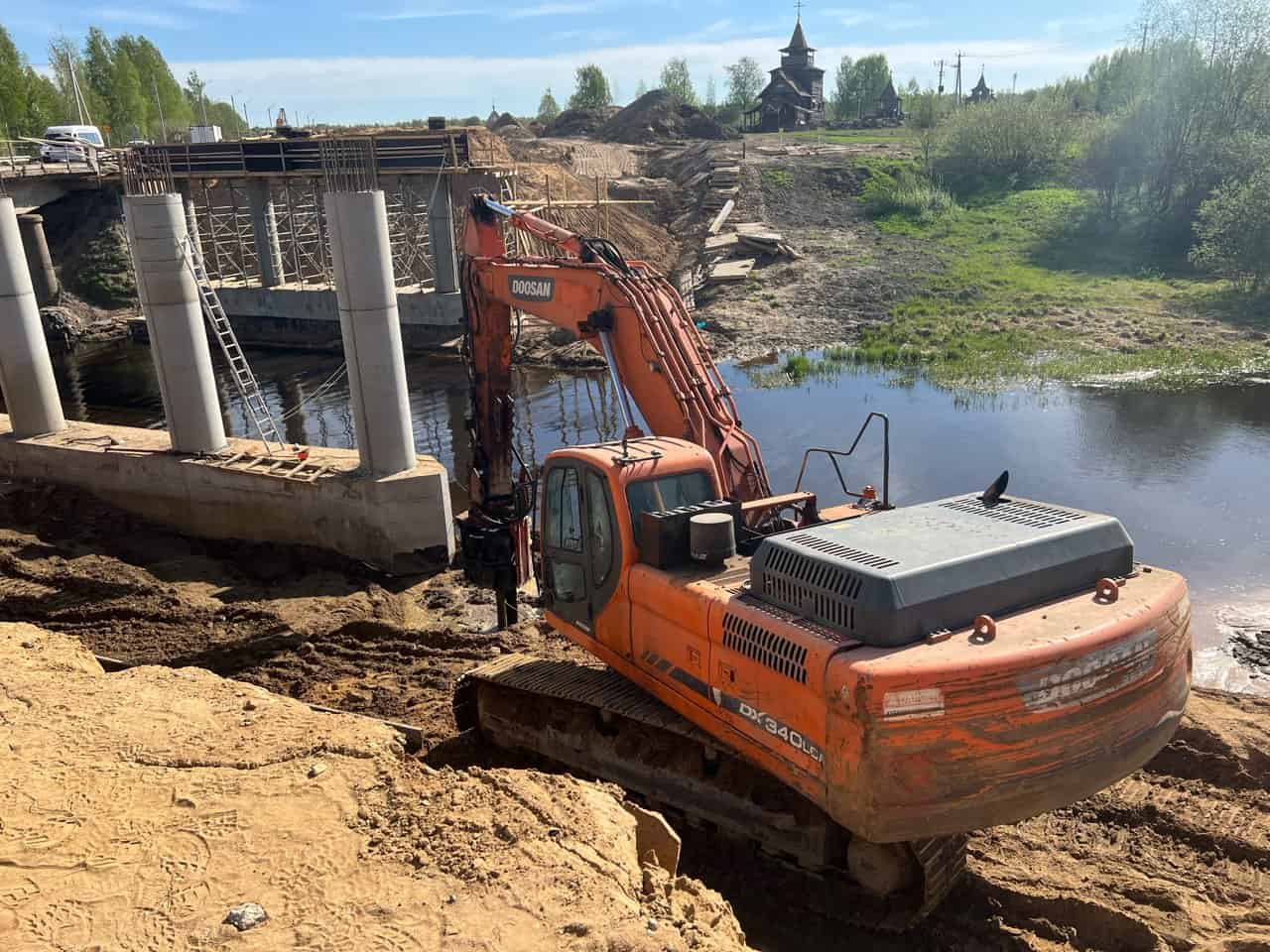 Вибропогружатель для шпунта Ларсена