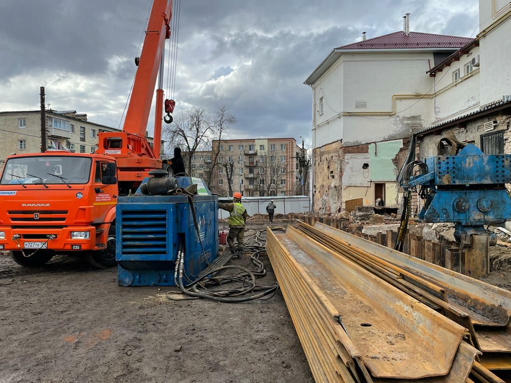 Поставка и погружение шпунта Ларсена VL-606А б/у на объекте