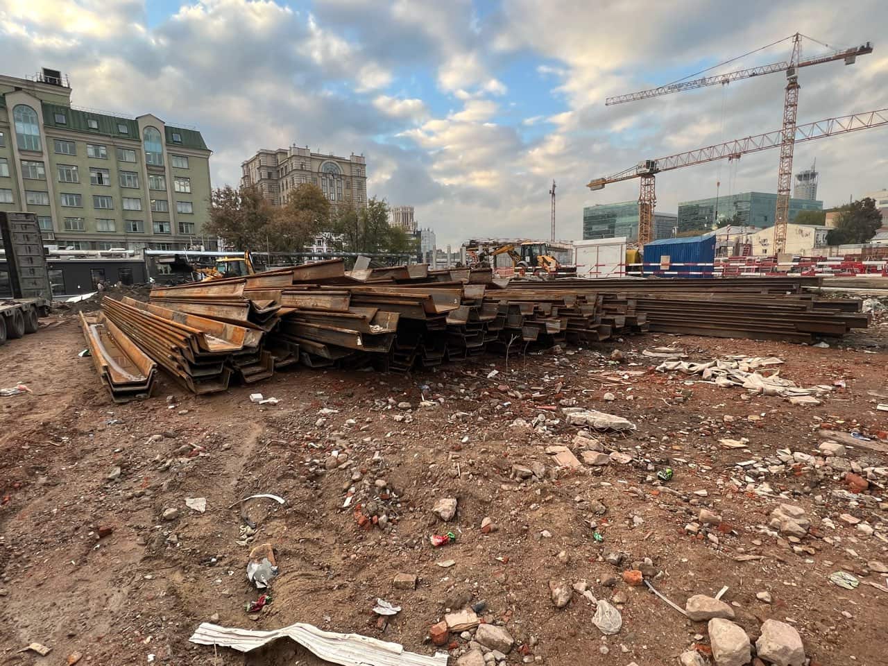 Аренда вибропогружателя и выкуп шпунта Ларсена на объекте